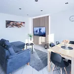 Alfa 3zi-maisonette 6 Personen Zuffenhausen Nahe Porsche & Bosch L Wifi & Smarttv I 3br 4 Beds I Kitchen I Bathroom & Wc * Stoccarda