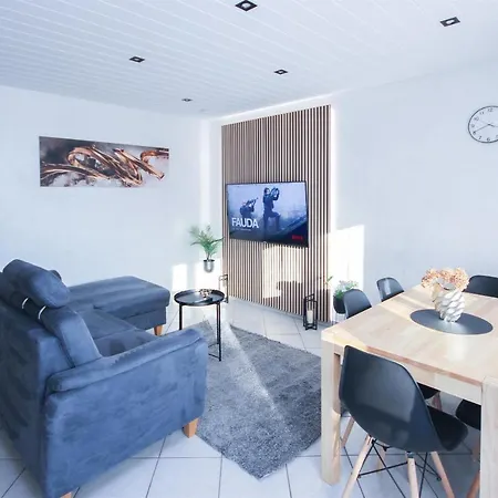 Alfa 3zi-maisonette 6 Personen Zuffenhausen Nahe Porsche & Bosch L Wifi & Smarttv I 3br 4 Beds I Kitchen I Bathroom & Wc * Štutgart