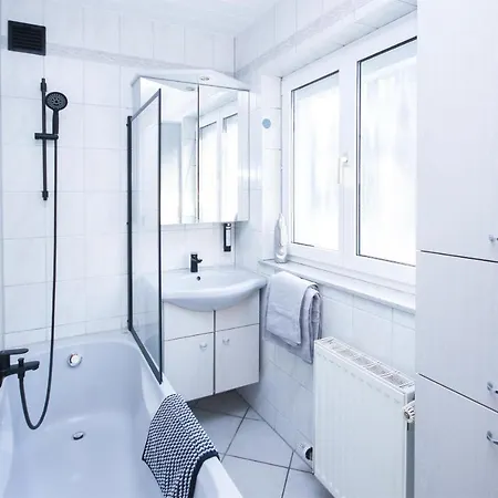 公寓 Alfa 3zi-maisonette 6 Personen Zuffenhausen Nahe Porsche & Bosch L Wifi & Smarttv I 3br 4 Beds I Kitchen I Bathroom & Wc