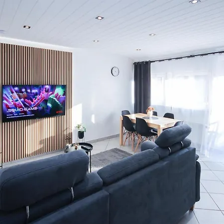 Alfa 3zi-maisonette 6 Personen Zuffenhausen Nahe Porsche & Bosch L Wifi & Smarttv I 3br 4 Beds I Kitchen I Bathroom & Wc Apartment *