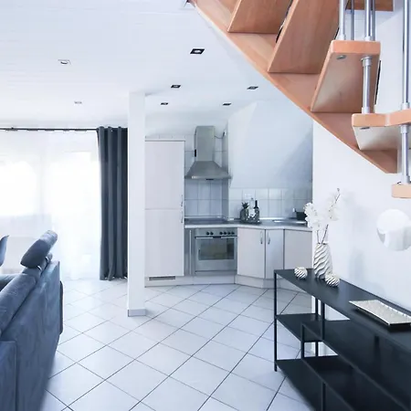 公寓 Alfa 3zi-maisonette 6 Personen Zuffenhausen Nahe Porsche & Bosch L Wifi & Smarttv I 3br 4 Beds I Kitchen I Bathroom & Wc 斯图加特