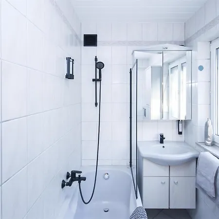 Alfa 3zi-maisonette 6 Personen Zuffenhausen Nahe Porsche & Bosch L Wifi & Smarttv I 3br 4 Beds I Kitchen I Bathroom & Wc 公寓