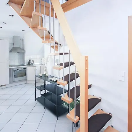 Alfa 3zi-maisonette 6 Personen Zuffenhausen Nahe Porsche & Bosch L Wifi & Smarttv I 3br 4 Beds I Kitchen I Bathroom & Wc * Stoccarda