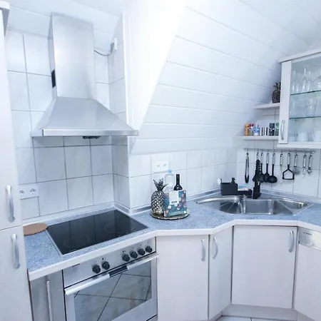 Alfa 3zi-maisonette 6 Personen Zuffenhausen Nahe Porsche & Bosch L Wifi & Smarttv I 3br 4 Beds I Kitchen I Bathroom & Wc Stoccarda