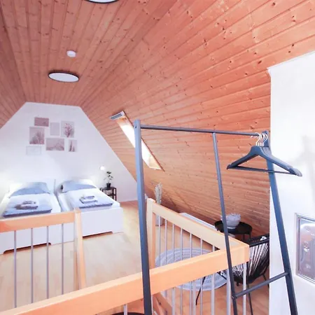 アパート Alfa 3zi-maisonette 6 Personen Zuffenhausen Nahe Porsche & Bosch L Wifi & Smarttv I 3br 4 Beds I Kitchen I Bathroom & Wc *