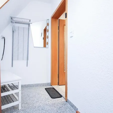 Apartment Alfa 3zi-maisonette 6 Personen Zuffenhausen Nahe Porsche & Bosch L Wifi & Smarttv I 3br 4 Beds I Kitchen I Bathroom & Wc Stuttgart