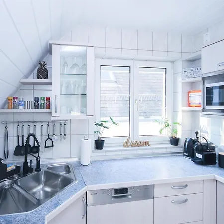 Alfa 3zi-maisonette 6 Personen Zuffenhausen Nahe Porsche & Bosch L Wifi & Smarttv I 3br 4 Beds I Kitchen I Bathroom & Wc