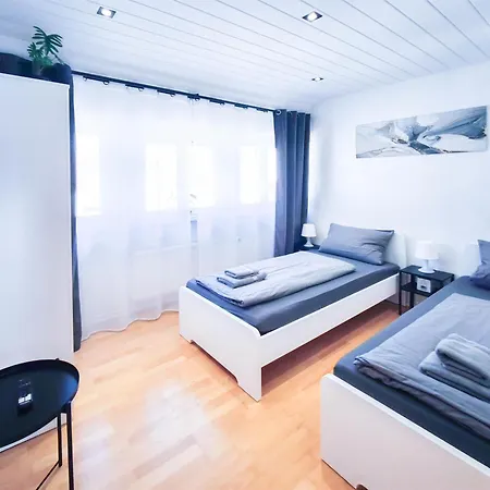 Daire Alfa 3zi-maisonette 6 Personen Zuffenhausen Nahe Porsche & Bosch L Wifi & Smarttv I 3br 4 Beds I Kitchen I Bathroom & Wc *