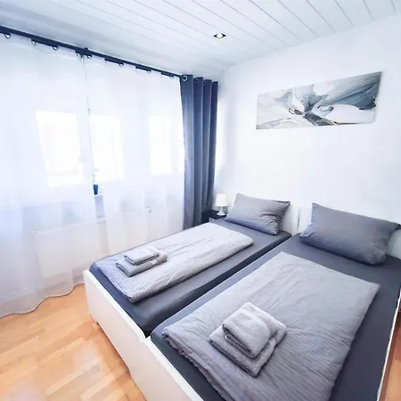 Apartment Alfa 3zi-maisonette 6 Personen Zuffenhausen Nahe Porsche & Bosch L Wifi & Smarttv I 3br 4 Beds I Kitchen I Bathroom & Wc Stuttgart