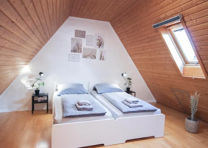 Alfa 3zi-maisonette 6 Personen Zuffenhausen Nahe Porsche & Bosch L Wifi & Smarttv I 3br 4 Beds I Kitchen I Bathroom & Wc *