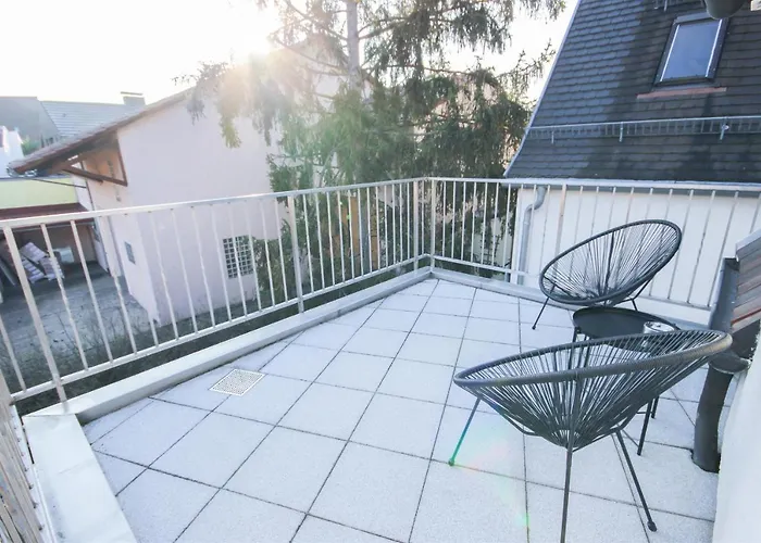 Alfa 3zi-maisonette 6 Personen Zuffenhausen Nahe Porsche & Bosch L Wifi & Smarttv I 3br 4 Beds I Kitchen I Bathroom & Wc Apartment *