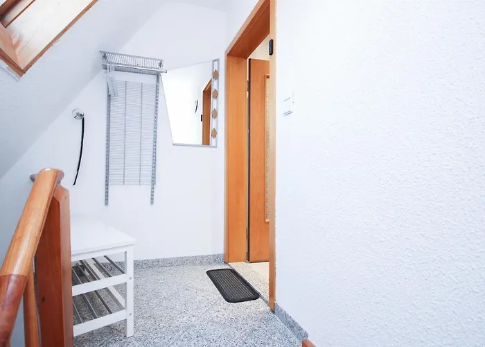 Apartment Alfa 3zi-maisonette 6 Personen Zuffenhausen Nahe Porsche & Bosch L Wifi & Smarttv I 3br 4 Beds I Kitchen I Bathroom & Wc Stuttgart