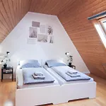 Alfa 3zi-maisonette 6 Personen Zuffenhausen Nahe Porsche & Bosch L Wifi & Smarttv I 3br 4 Beds I Kitchen I Bathroom & Wc *