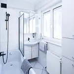 شقة Alfa 3zi-maisonette 6 Personen Zuffenhausen Nahe Porsche & Bosch L Wifi & Smarttv I 3br 4 Beds I Kitchen I Bathroom & Wc