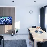 Alfa 3zi-maisonette 6 Personen Zuffenhausen Nahe Porsche & Bosch L Wifi & Smarttv I 3br 4 Beds I Kitchen I Bathroom & Wc *