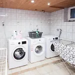 Alfa 3zi-maisonette 6 Personen Zuffenhausen Nahe Porsche & Bosch L Wifi & Smarttv I 3br 4 Beds I Kitchen I Bathroom & Wc شتوتغارت