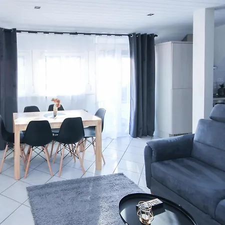 Alfa 3zi-maisonette 6 Personen Zuffenhausen Nahe Porsche & Bosch L Wifi & Smarttv I 3br 4 Beds I Kitchen I Bathroom & Wc Appartement Stuttgart