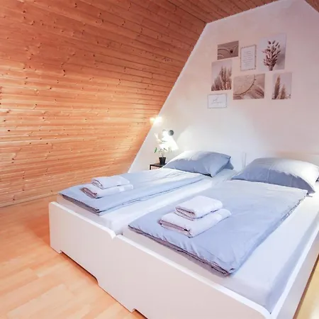 Alfa 3zi-maisonette 6 Personen Zuffenhausen Nahe Porsche & Bosch L Wifi & Smarttv I 3br 4 Beds I Kitchen I Bathroom & Wc Stuttgart