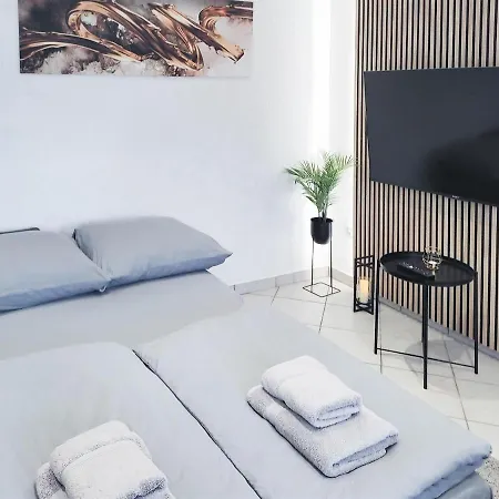 Alfa 3zi-maisonette 6 Personen Zuffenhausen Nahe Porsche & Bosch L Wifi & Smarttv I 3br 4 Beds I Kitchen I Bathroom & Wc Appartement *